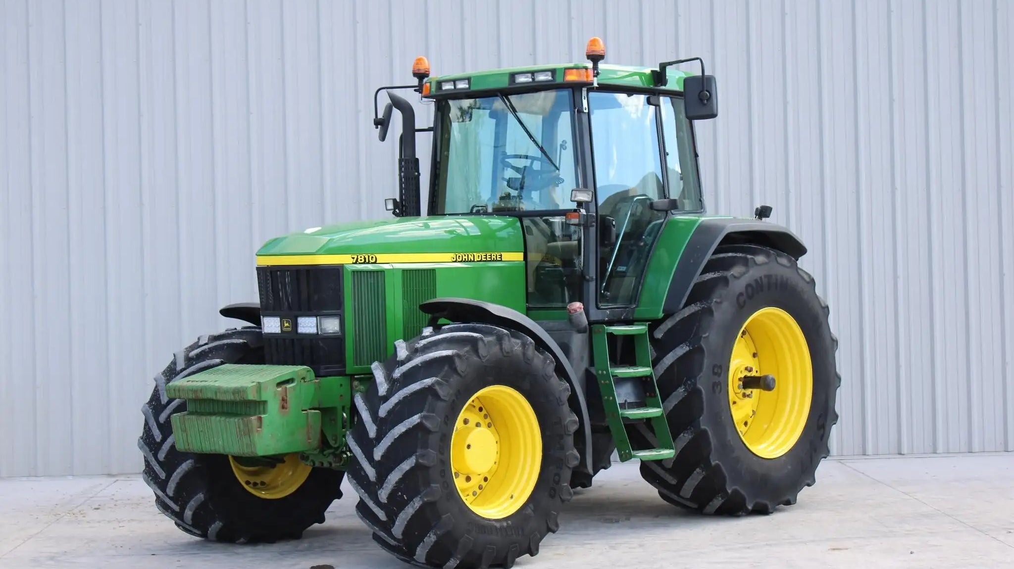 The John Deere 7810: A Powerhouse